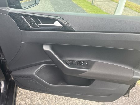 2025 Volkswagen Polo - photo 11