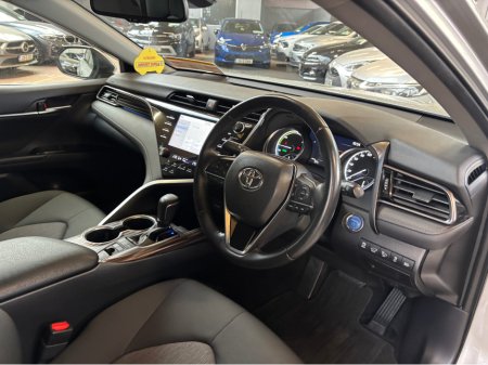 2020 Toyota Camry - photo 12