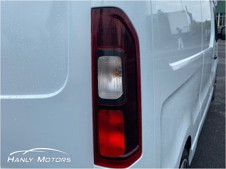 2023 Renault Trafic - photo 28