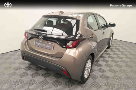 2024 Toyota Yaris - photo 2