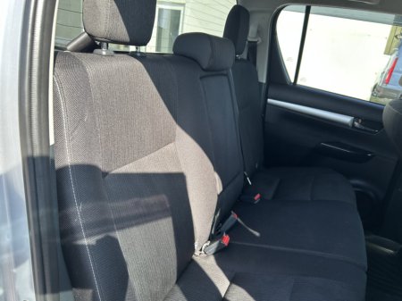 2025 Toyota Hilux - photo 11