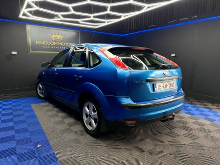 2005 Ford Focus - photo 9