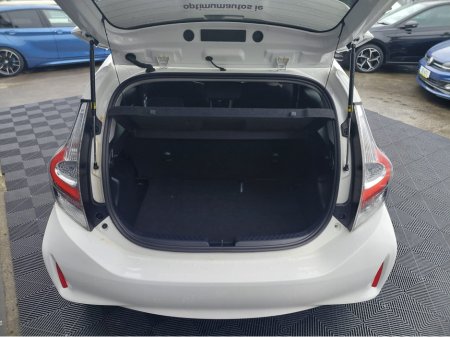 2017 Toyota Aqua - photo 4