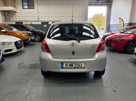 2010 Toyota Yaris - photo 5
