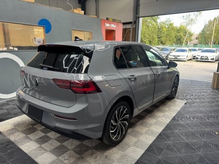 2024 Volkswagen Golf - photo 3