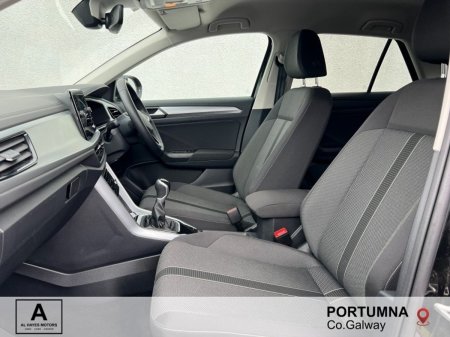 2025 Volkswagen T-Roc - photo 4