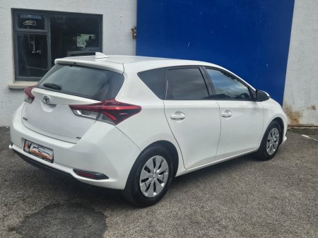 2019 Toyota Auris - photo 2