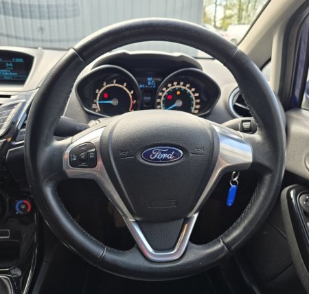 2015 Ford Fiesta - photo 17
