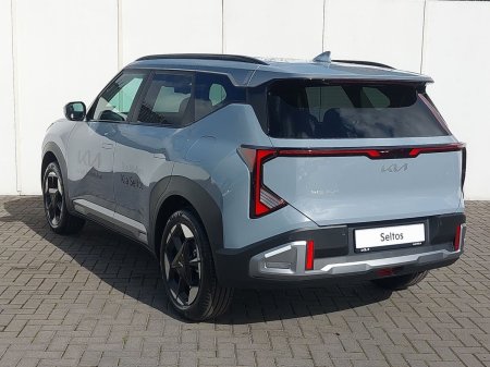 2027 Kia Seltos - photo 2