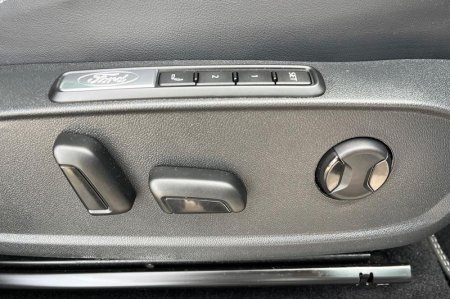 2025 Ford Capri - photo 26