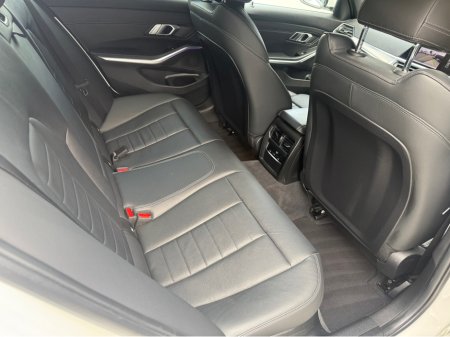 2021 BMW 3-Series - photo 10