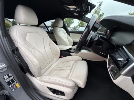 2022 BMW 5-Series - photo 11
