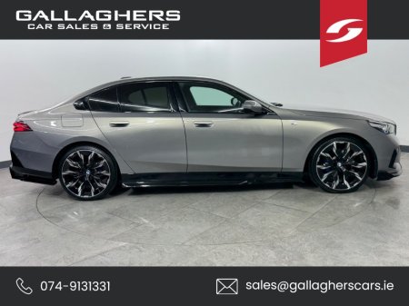 2024 BMW 5-Series - photo 3