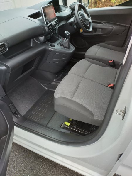 2021 Peugeot Partner - photo 11