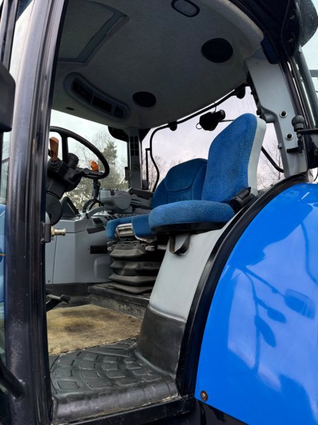 2009 New Holland T6080 - photo 16