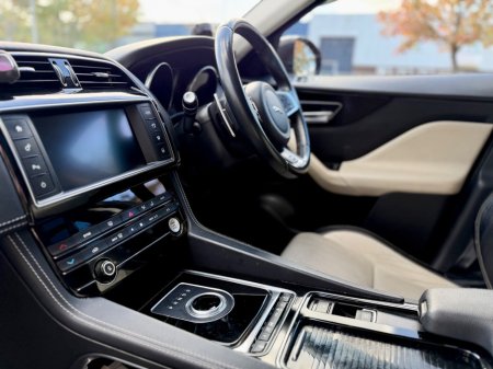 2018 Jaguar F-Pace - photo 21