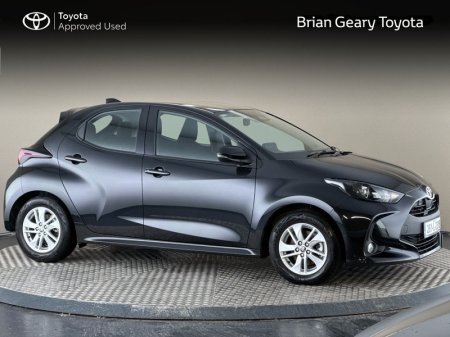 2026 Toyota Yaris HYBRID LUNA