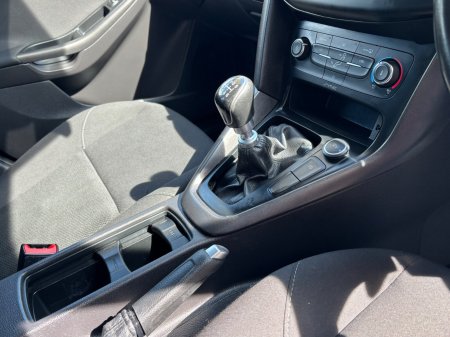 2015 Ford Focus - photo 6
