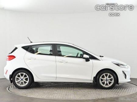 2018 Ford Fiesta - photo 2