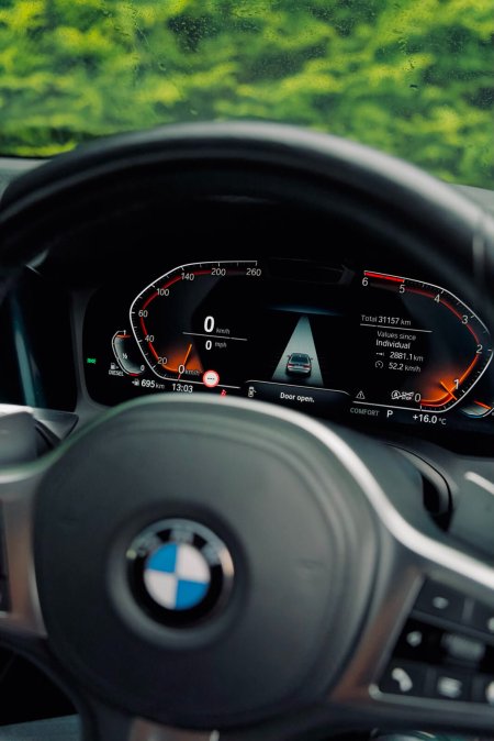2022 BMW 3-Series - photo 10