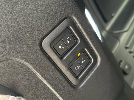 2026 Land Rover Defender - photo 30