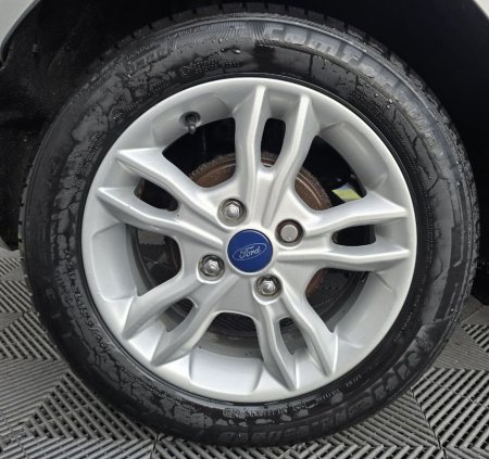 2016 Ford Fiesta - photo 9