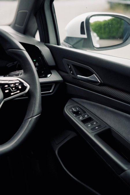 2024 Volkswagen Golf - photo 11