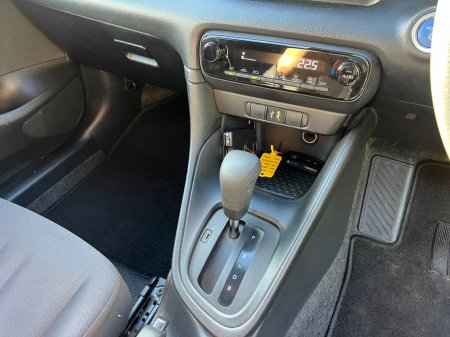 2021 Toyota Yaris - photo 11