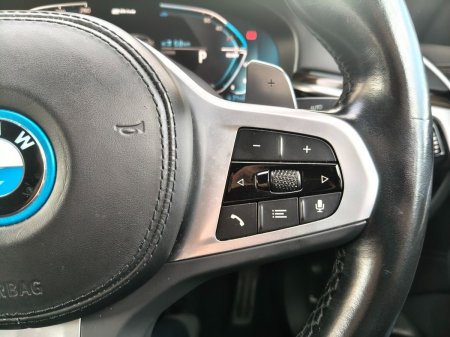 2023 BMW 5-Series - photo 18