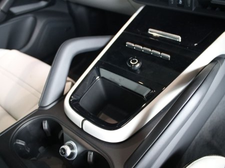 2026 Porsche Cayenne - photo 25