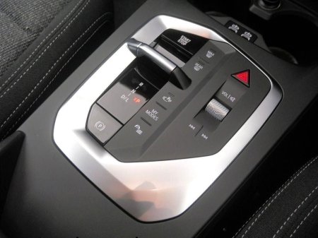 2025 BMW 1-Series - photo 10