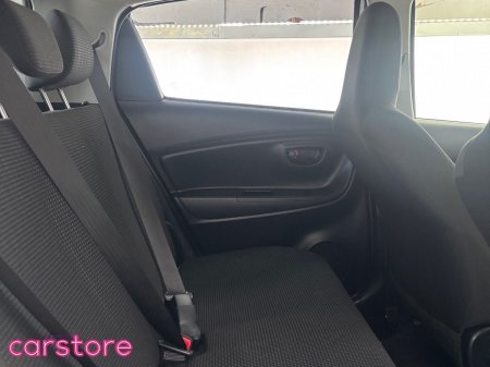 2019 Toyota Vitz - photo 10