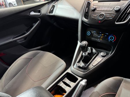 2016 Ford Focus - photo 15