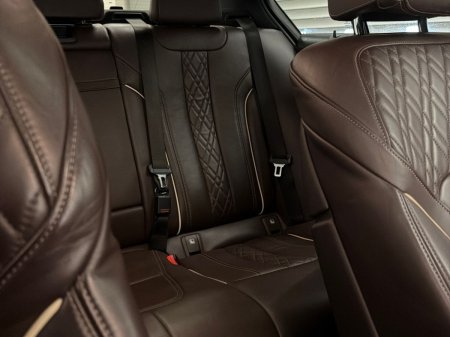 2019 BMW 5-Series - photo 24