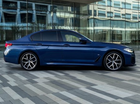 2020 BMW 5-Series - photo 5
