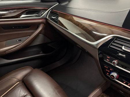 2019 BMW 5-Series - photo 25