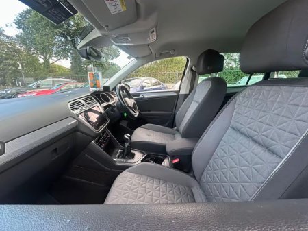 2023 Volkswagen Tiguan - photo 12