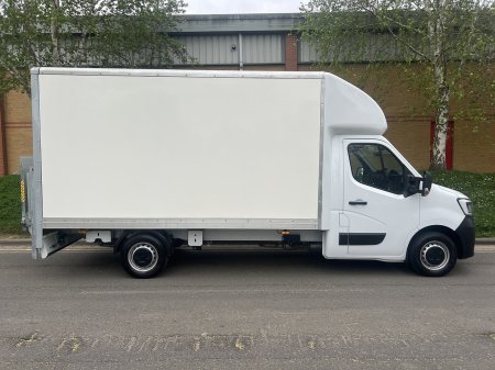 2025 Renault Master
