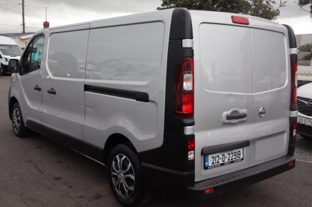 2021 Nissan NV300 - photo 2