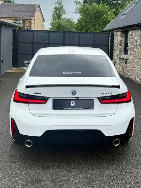 2022 BMW 3-Series - photo 5