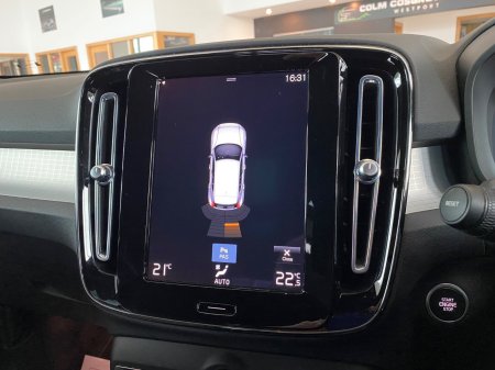 2022 Volvo XC40 - photo 17