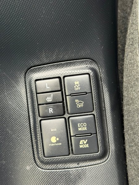 2016 Toyota Aqua - photo 21