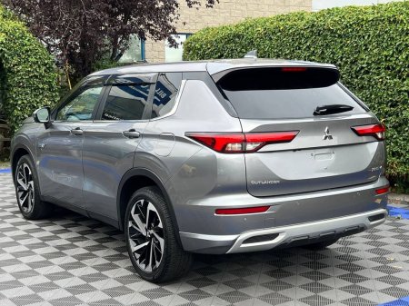 2022 Mitsubishi Outlander - photo 5