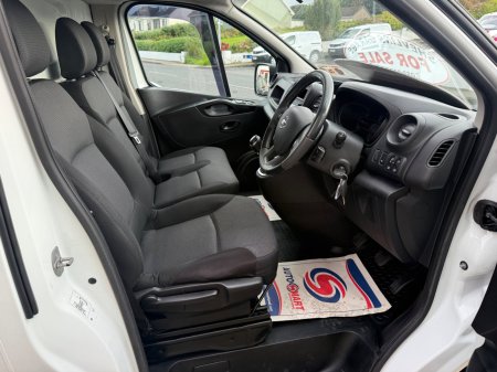 2020 Nissan NV300 - photo 9
