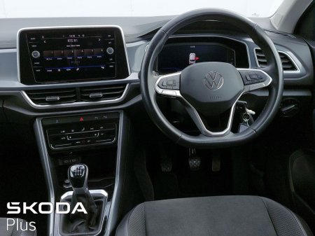 2023 Volkswagen T-Roc - photo 2