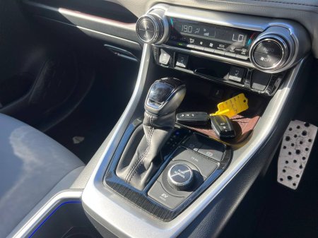 2020 Toyota RAV4 - photo 11