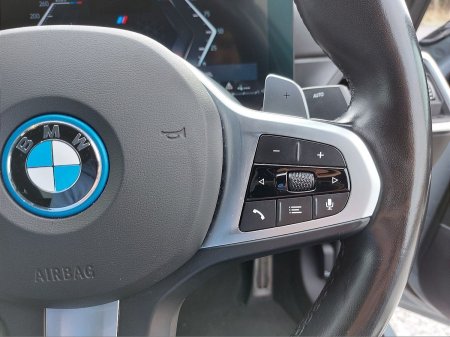2024 BMW 3-Series - photo 17