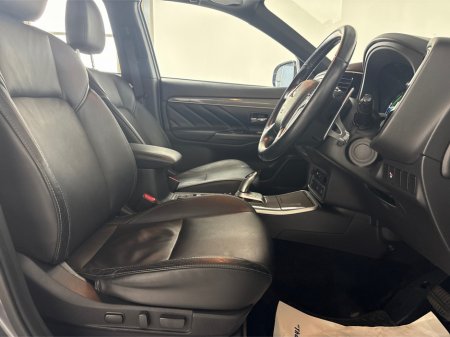 2020 Mitsubishi Outlander - photo 27