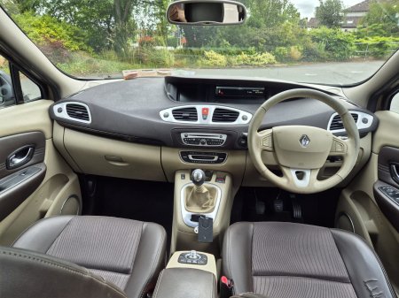 2010 Renault Scenic - photo 13