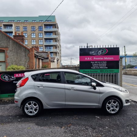 2017 Ford Fiesta - photo 3